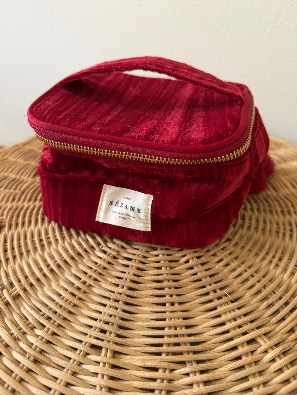 Sézane Burgundy Velvet Travel Jewelry Case Gold Zip Tassel Pouch